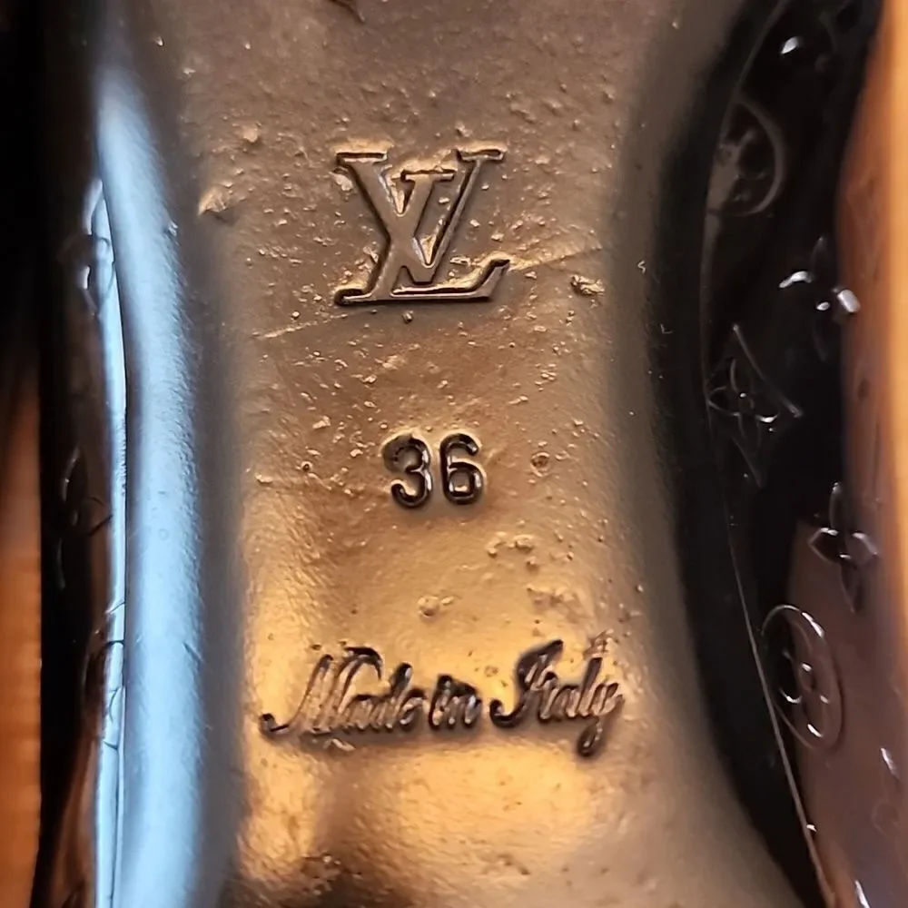 Authentic Louis Vuitton Claudia Black Vernis Patent Gold Chain Monogram Flats 36